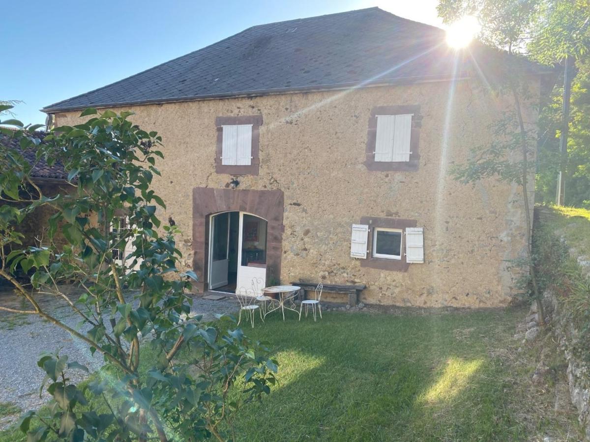 Gite Guiroya Saint-Jean-le-Vieux  Exterior photo
